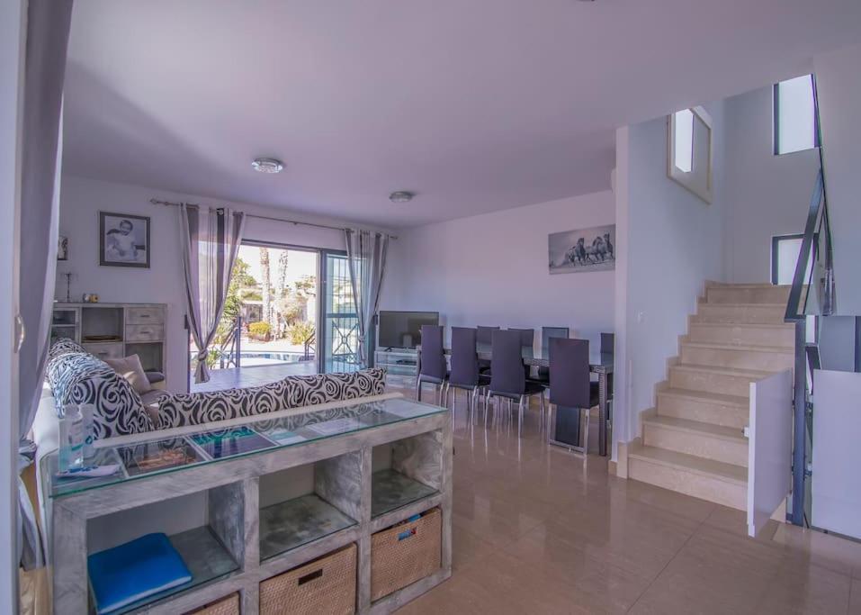 Villa Moderna Con Piscina El Campello Exterior photo