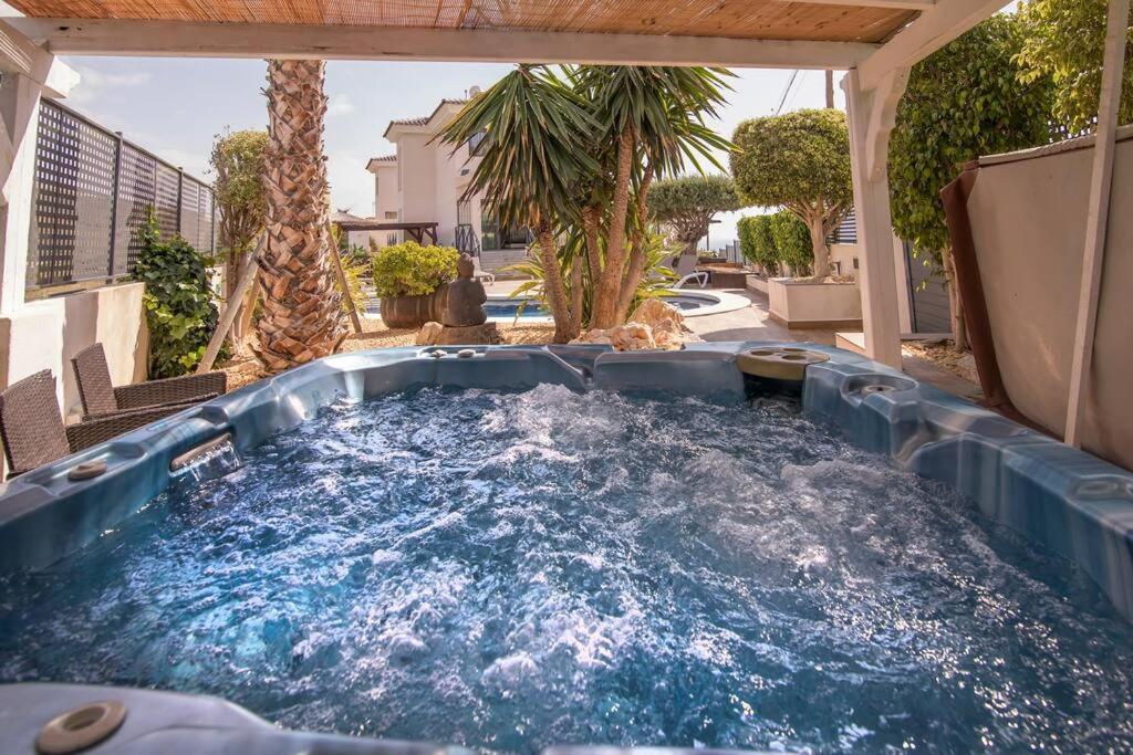 Villa Moderna Con Piscina El Campello Exterior photo